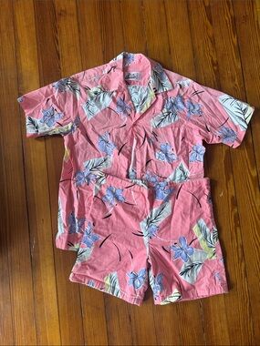 Hilo Hattie Coral Pink and Cream Hawaiian Print Shirt